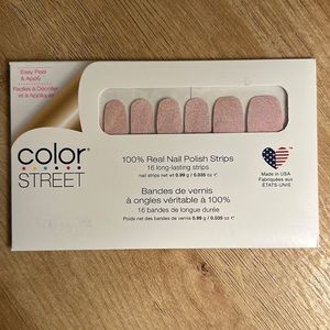 4/$15 | Blushing in Flushing | Color Street nail strips